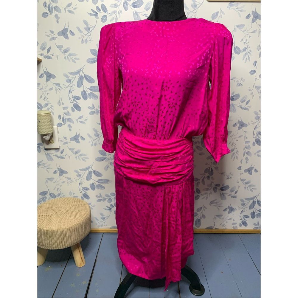 Maggy London by Jeannene Booher Fuchsia Silk Dress Size 4